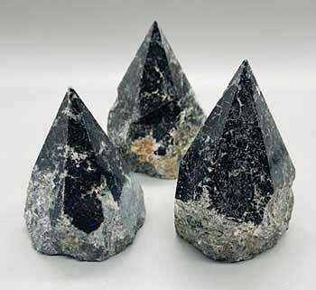 flat of +5.5# Green Stone, Black points